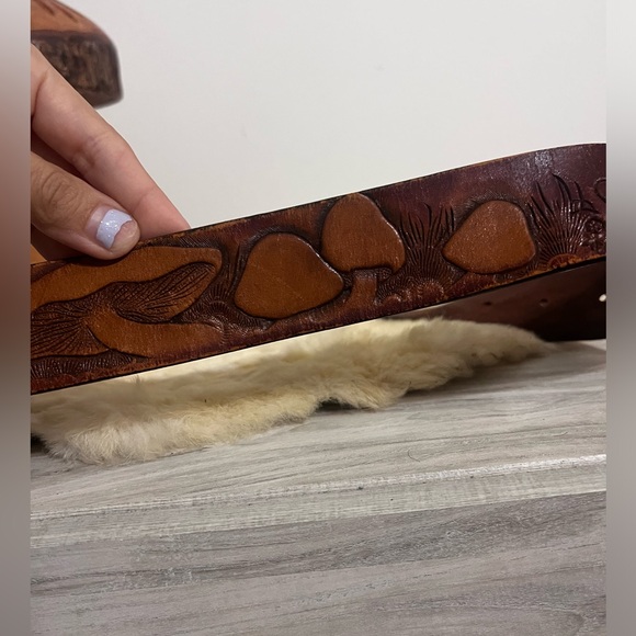 Vintage 1970s brown genuine leather Boho retro tool belt mushrooms 🍄 - Picture 5 of 15